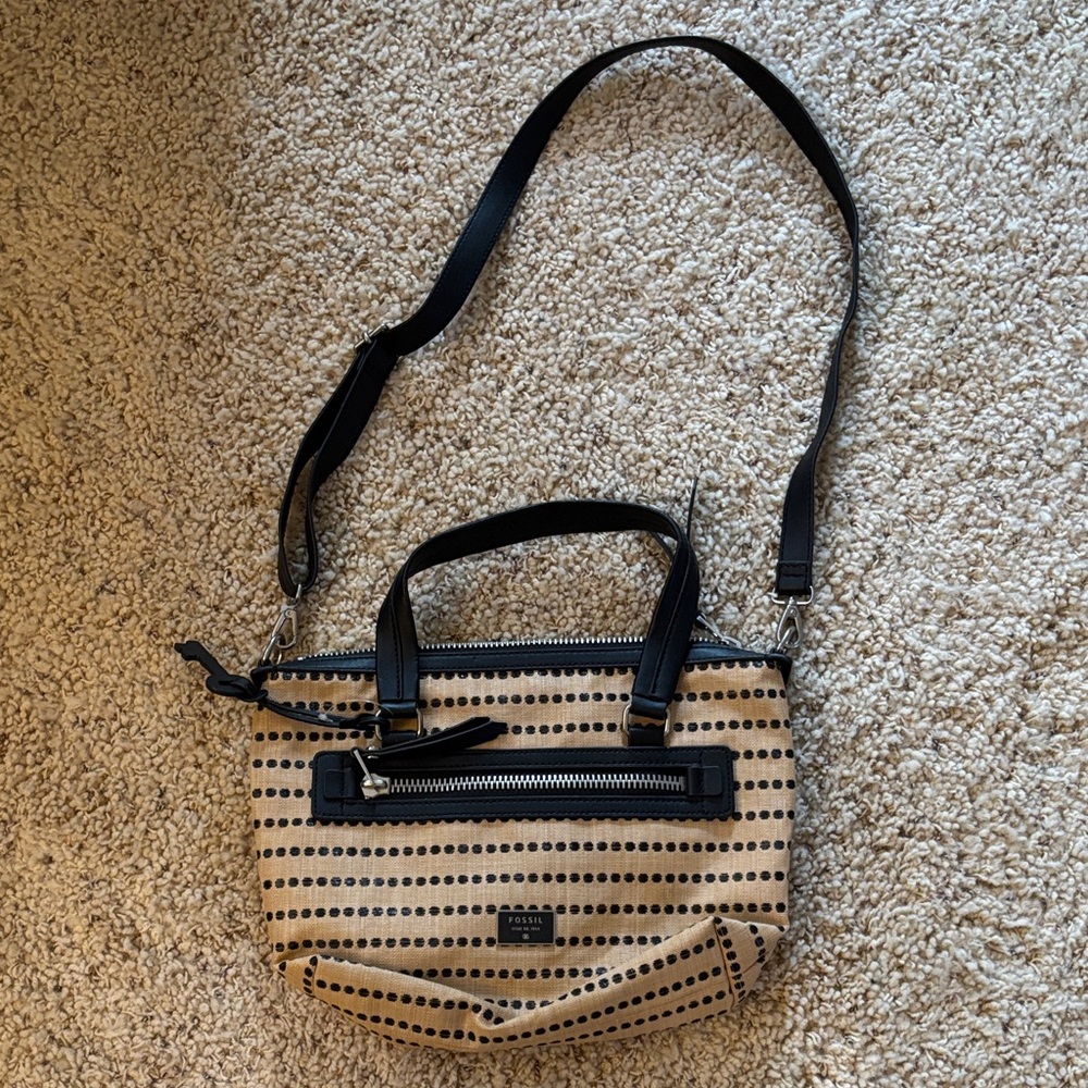 FOSSIL Stylish Black and Tan Crossbody Bag